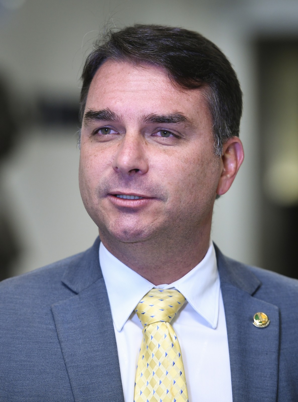 Flávio Bolsonaro chega a Miami após passagem pela Argentina e pelo Equador