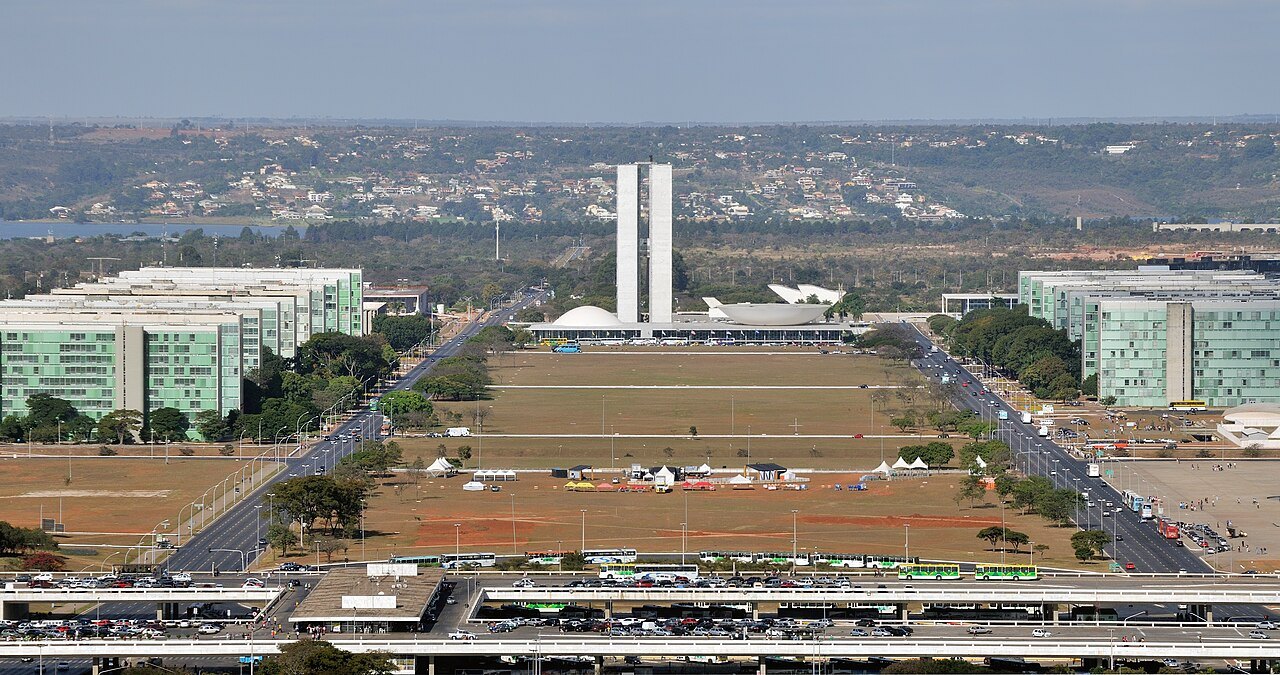 Projeto na Câmara propõe vetar compra pública de papel com celulose branqueada